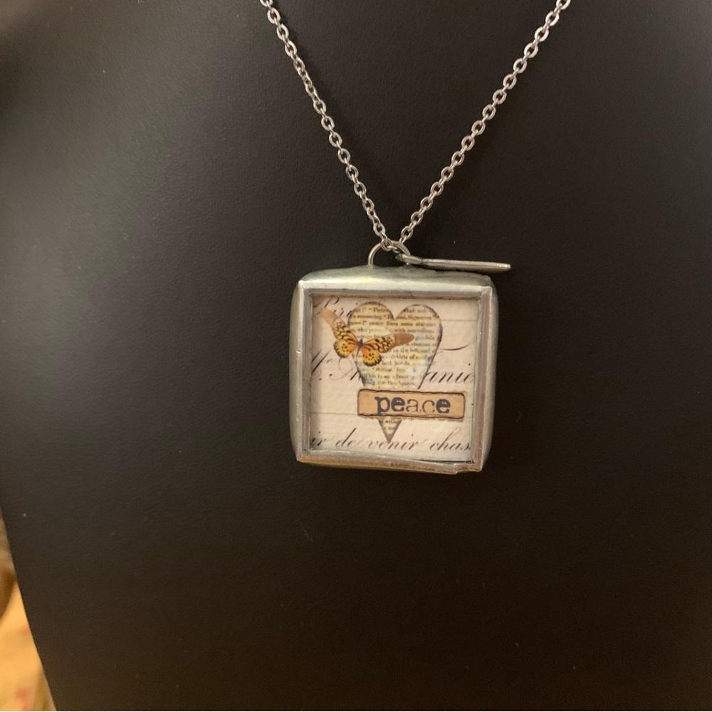 Jewel Kade Vintage Pewter Glitter Orange Peace Sign Pendant and Chain - Picture 8 of 10